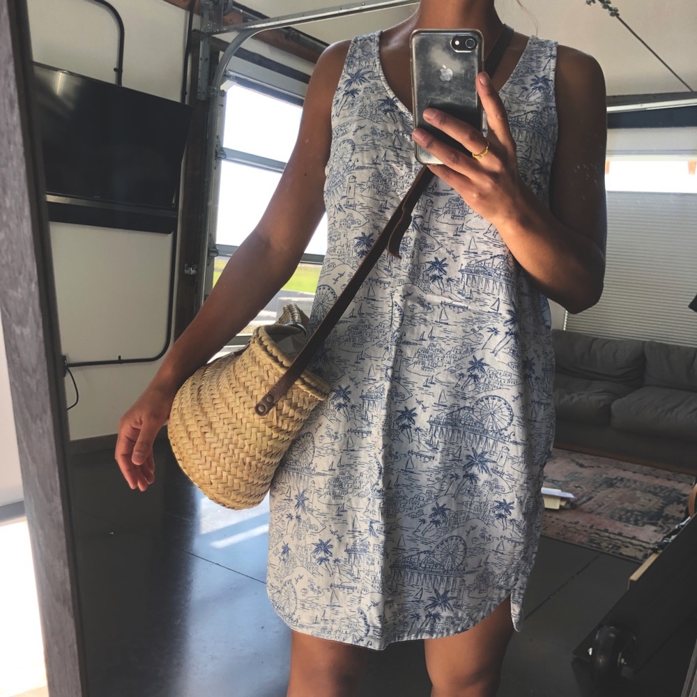 Essential Wardrobe Linen Shift Dress